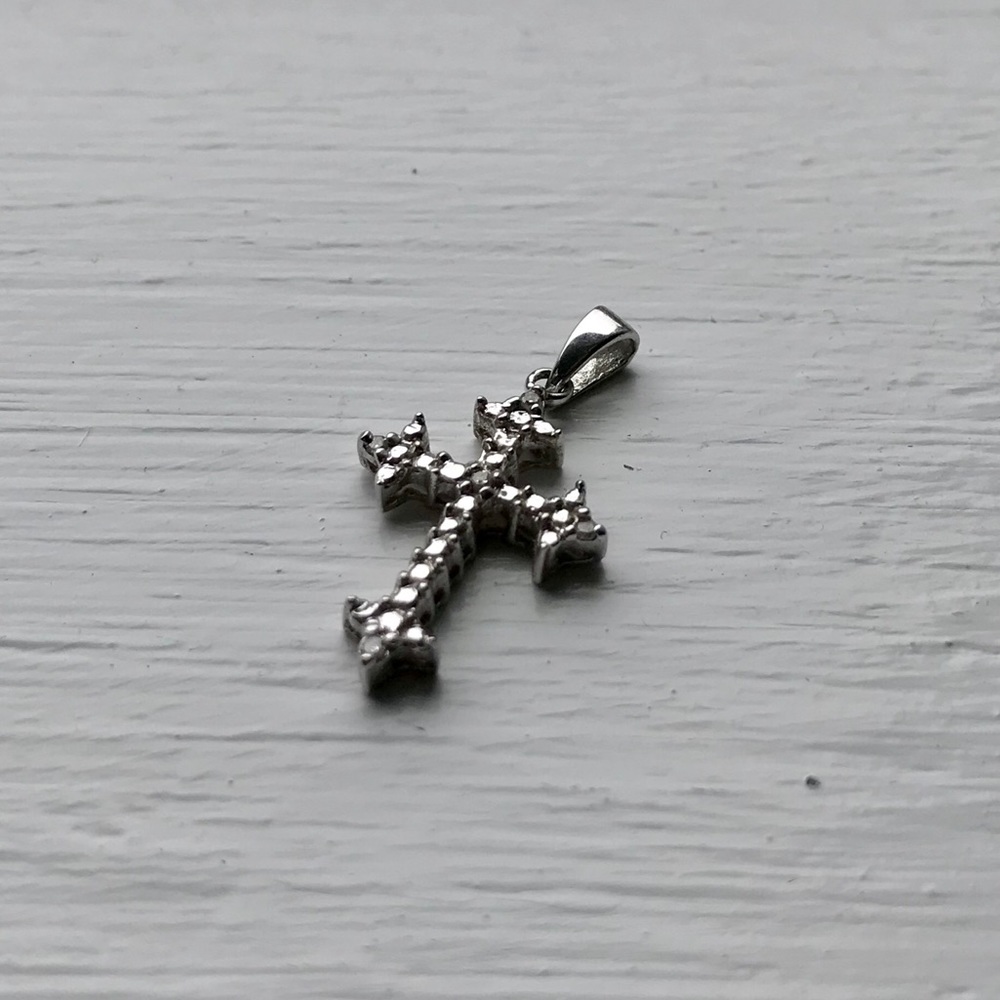 white gold cross necklace pendant